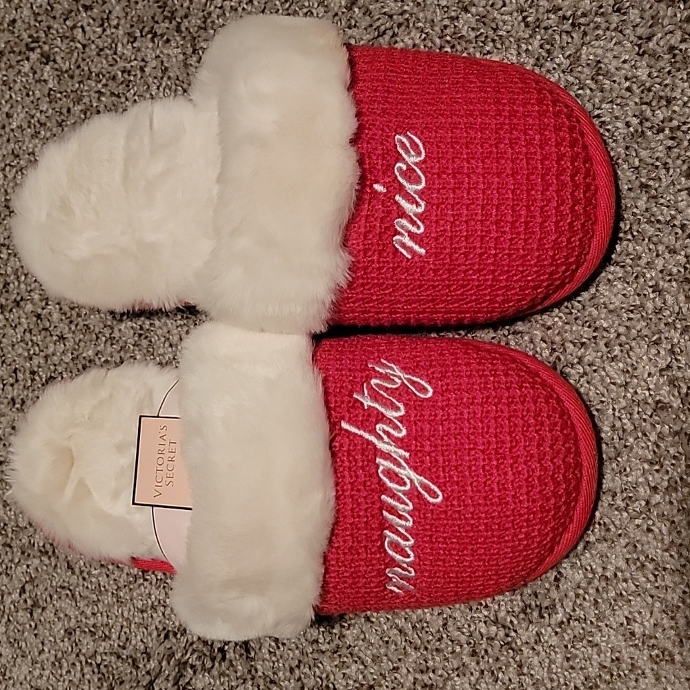 Victoria's Secret Cozy Red Waffle Knit Lined With Cream Fur Slippers Sz.M